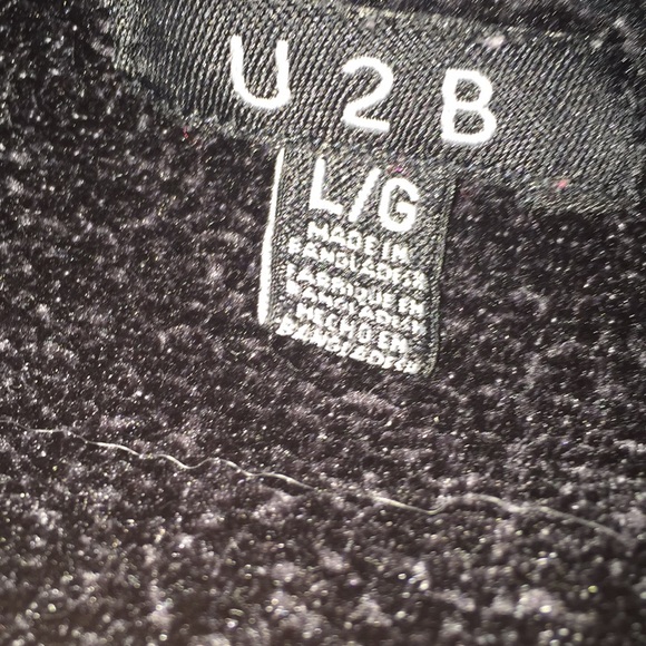 This is a nice black sweater - Picture 2 of 3